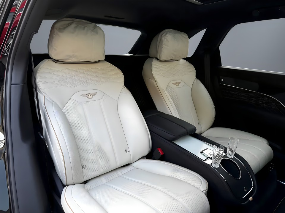 Bentley Bentayga Mulliner V8 - foto 19
