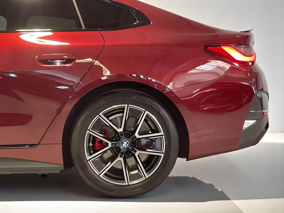 BMW i4 M50 (4)