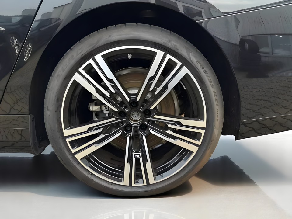 BMW i7 xDrive60 - foto 12