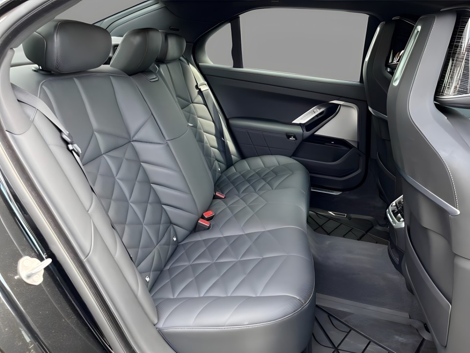 BMW i7 eDrive50 - foto 8