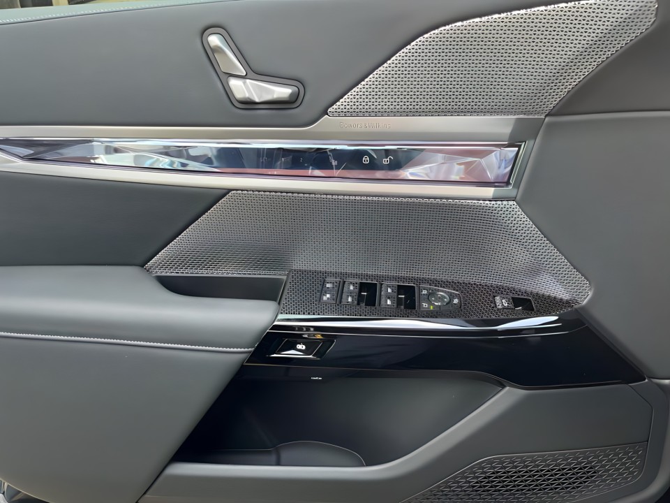 BMW i7 eDrive50 - foto 11