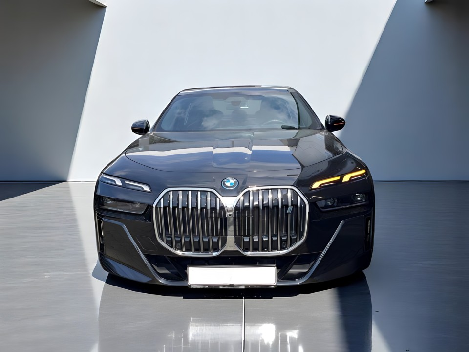 BMW i7 eDrive50 (2)