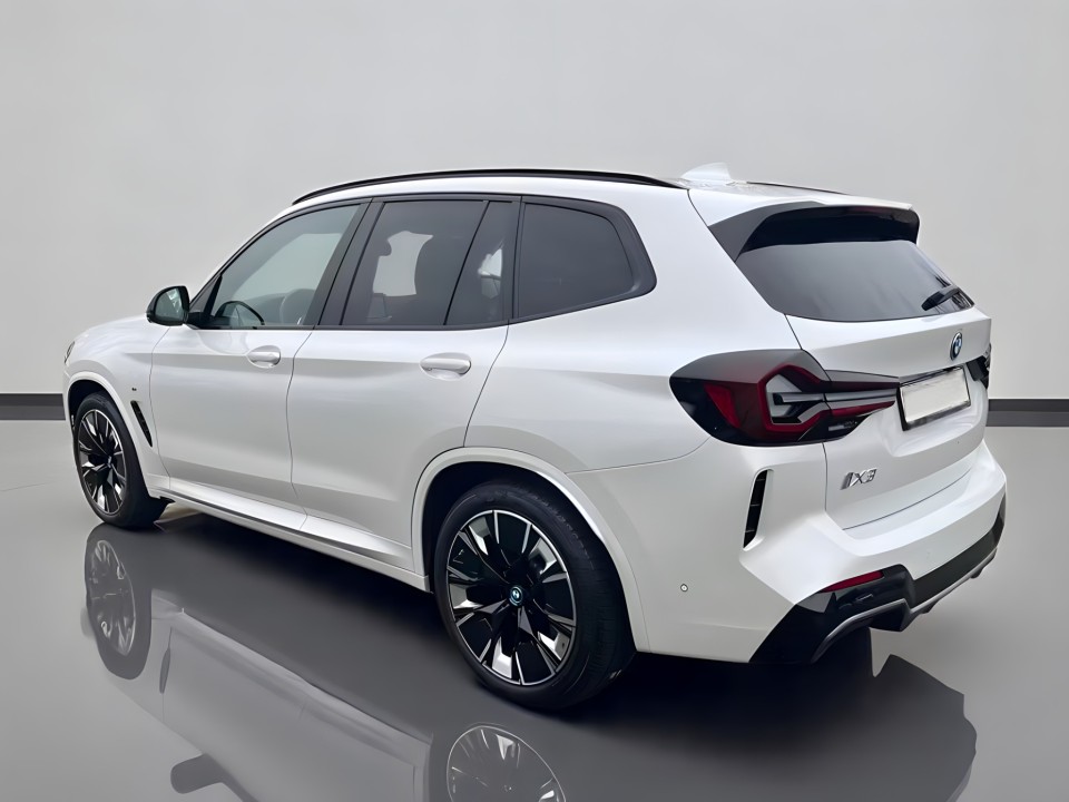 BMW iX3 M Sport (5)