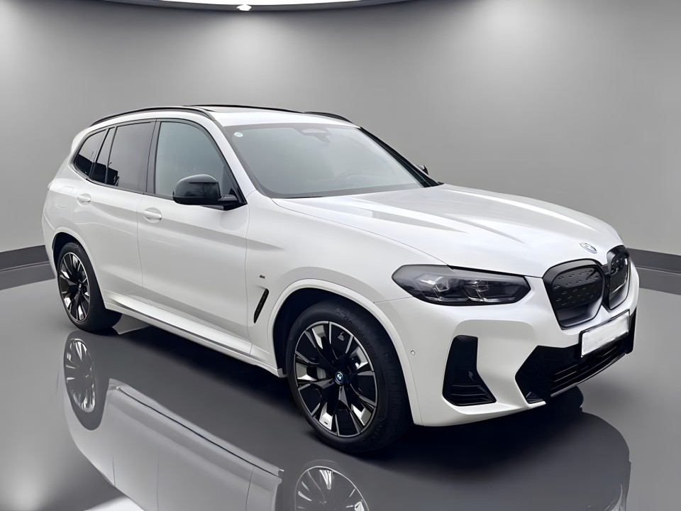 BMW iX3 M Sport (2)