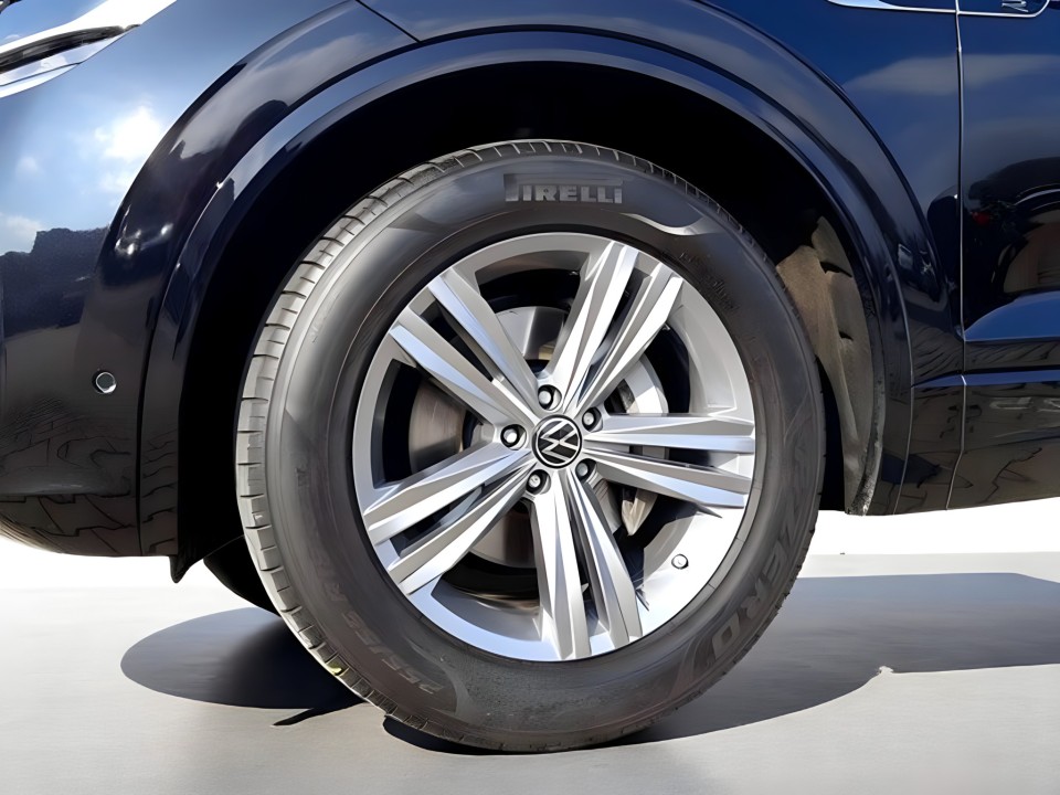 Volkswagen Touareg TDI 4Motion - foto 16