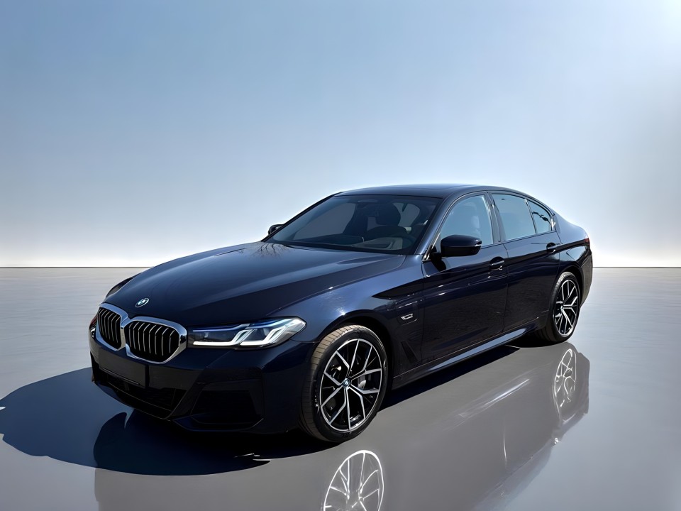 BMW Seria 5 545e xDrive M-SPORT (4)