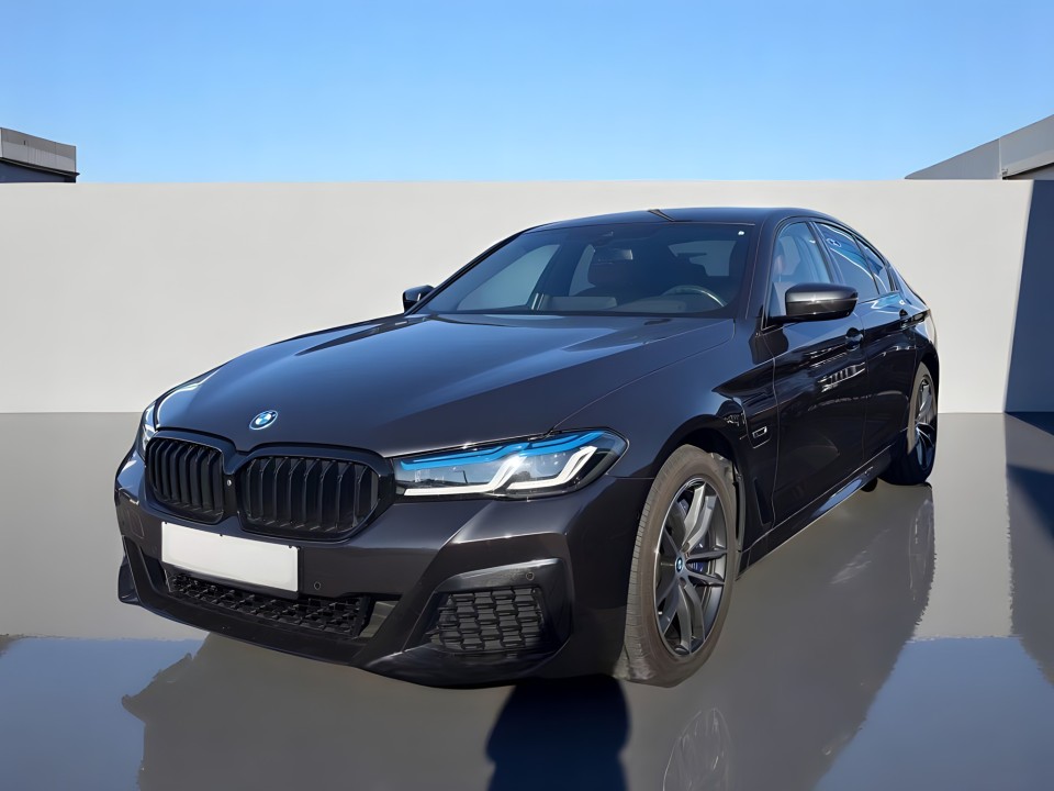 BMW Seria 5 545e xDrive M-Sport (2)