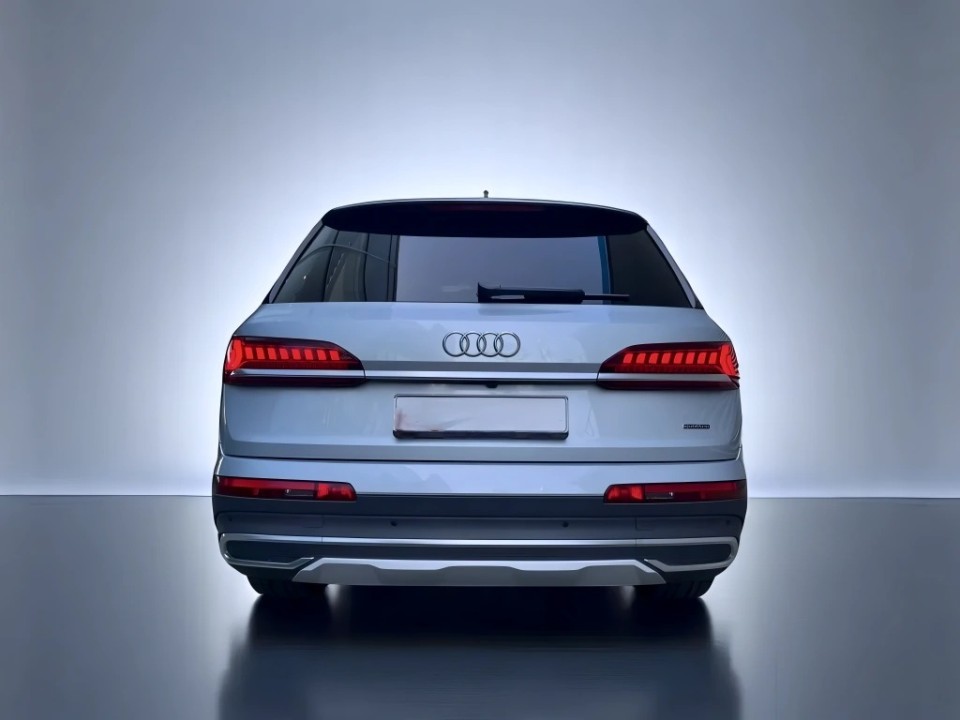 Audi Q7 50 TDI quattro (4)