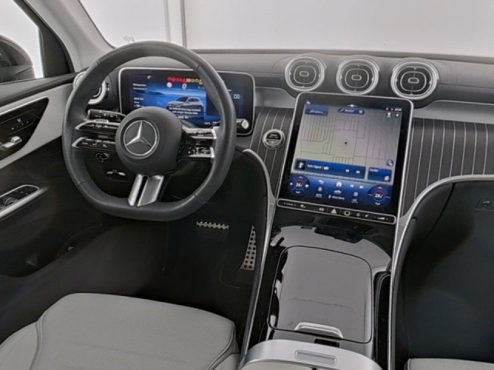 Mercedes-Benz GLC 200 4MATIC AMG Line (4)