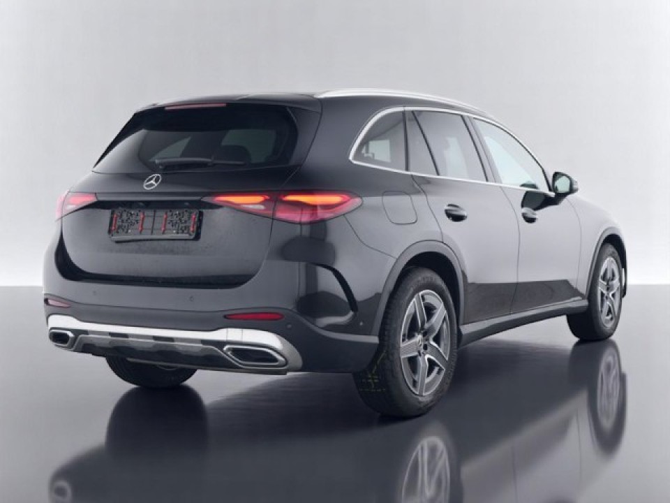 Mercedes-Benz GLC 200 4MATIC AMG Line (2)