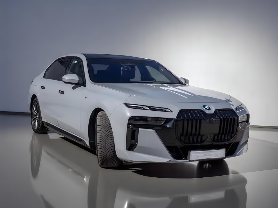 BMW i7 xDrive60 (2)