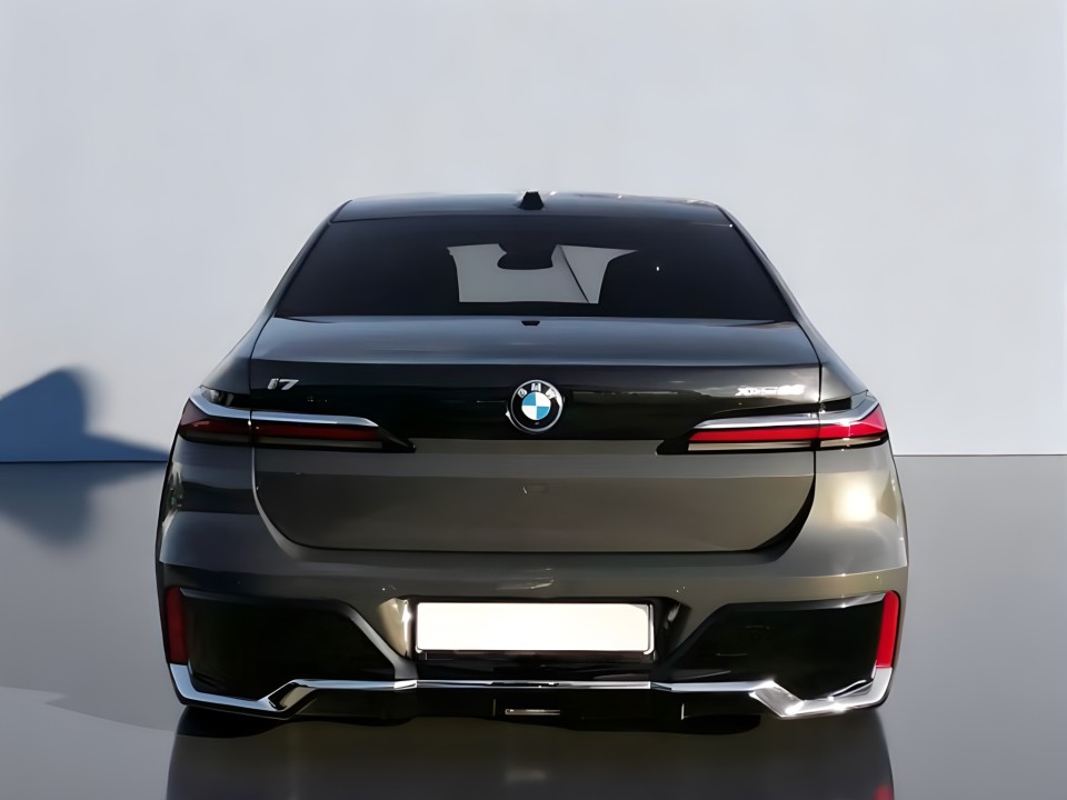 BMW i7 xDrive60 (4)