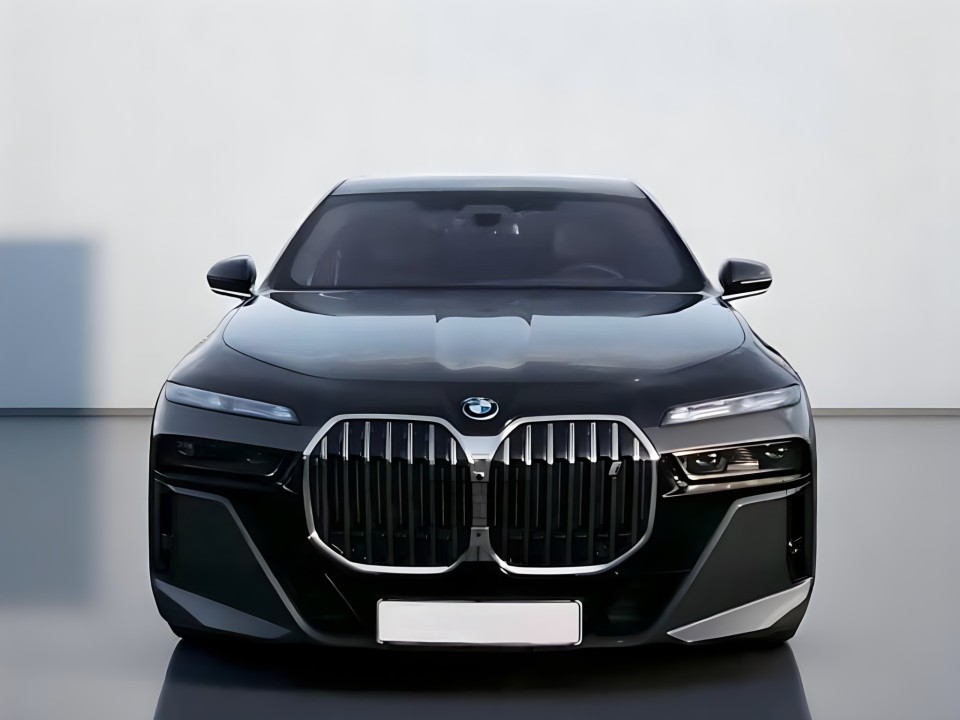 BMW i7 xDrive60 (2)