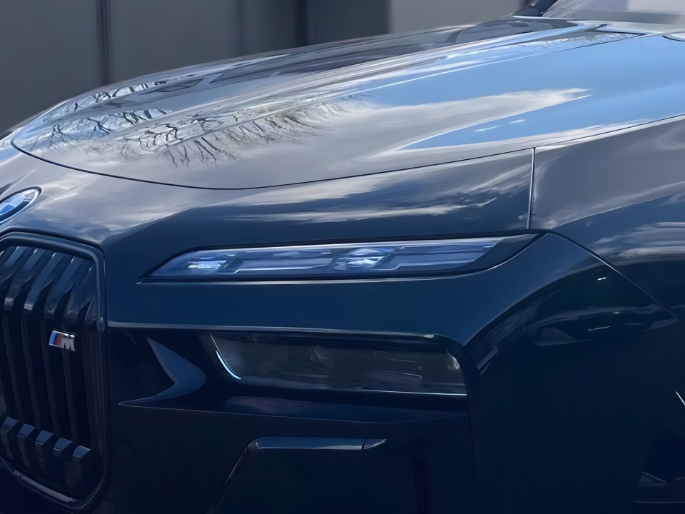 BMW i7 M70 xDrive - foto 20
