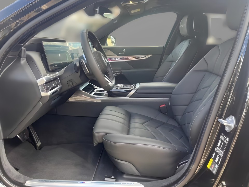 BMW i7 M70 xDrive - foto 10
