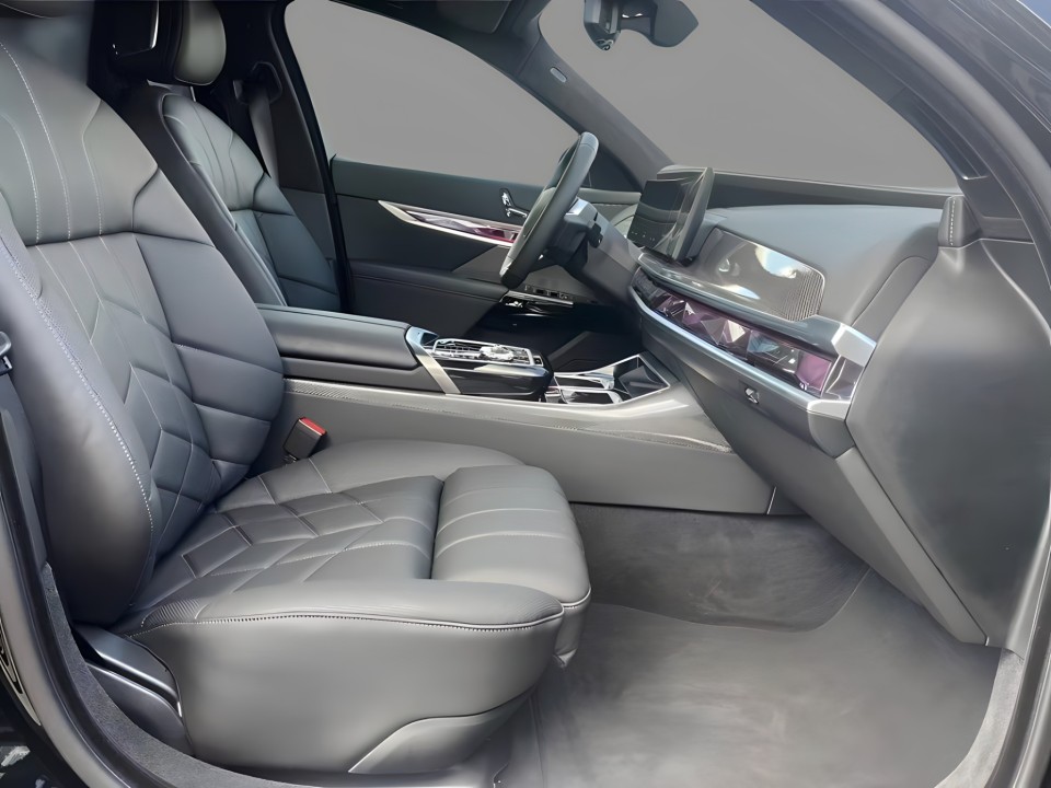 BMW i7 M70 xDrive - foto 12