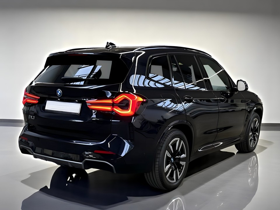 BMW iX3 (3)