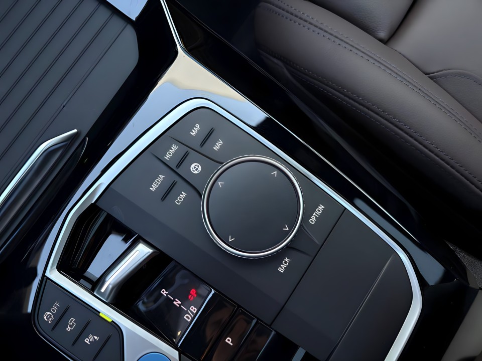 BMW iX3 - foto 10