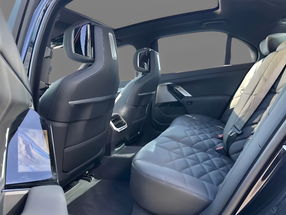 BMW i7 eDrive50 - foto 8
