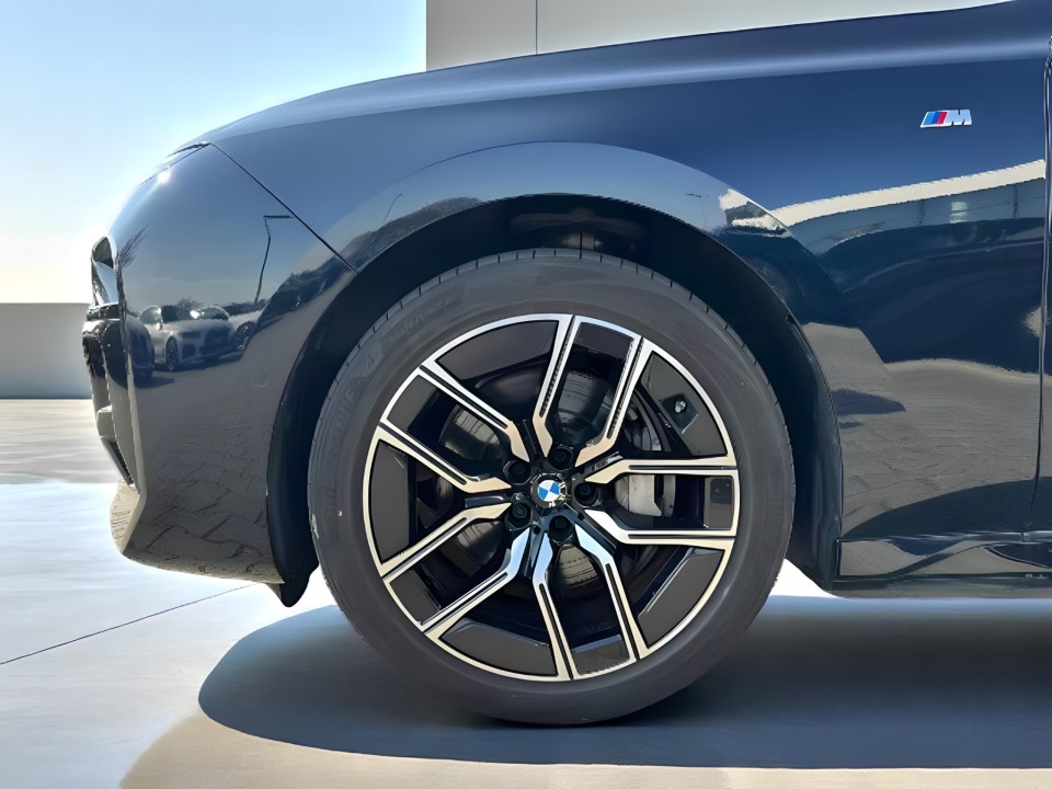 BMW i7 eDrive50 - foto 12