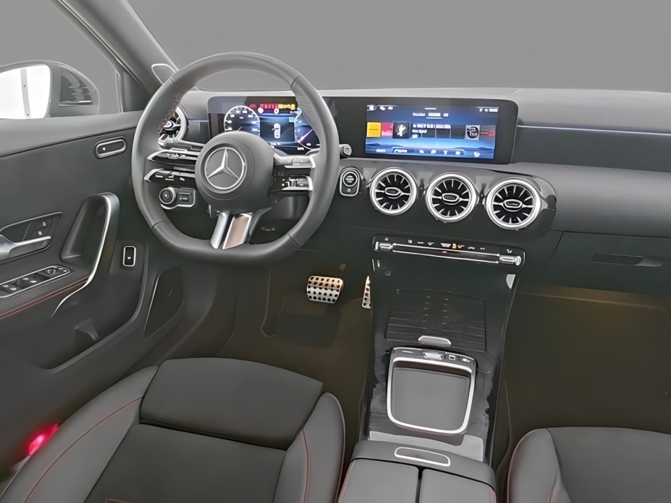 Mercedes-Benz A 250 4MATIC (3)