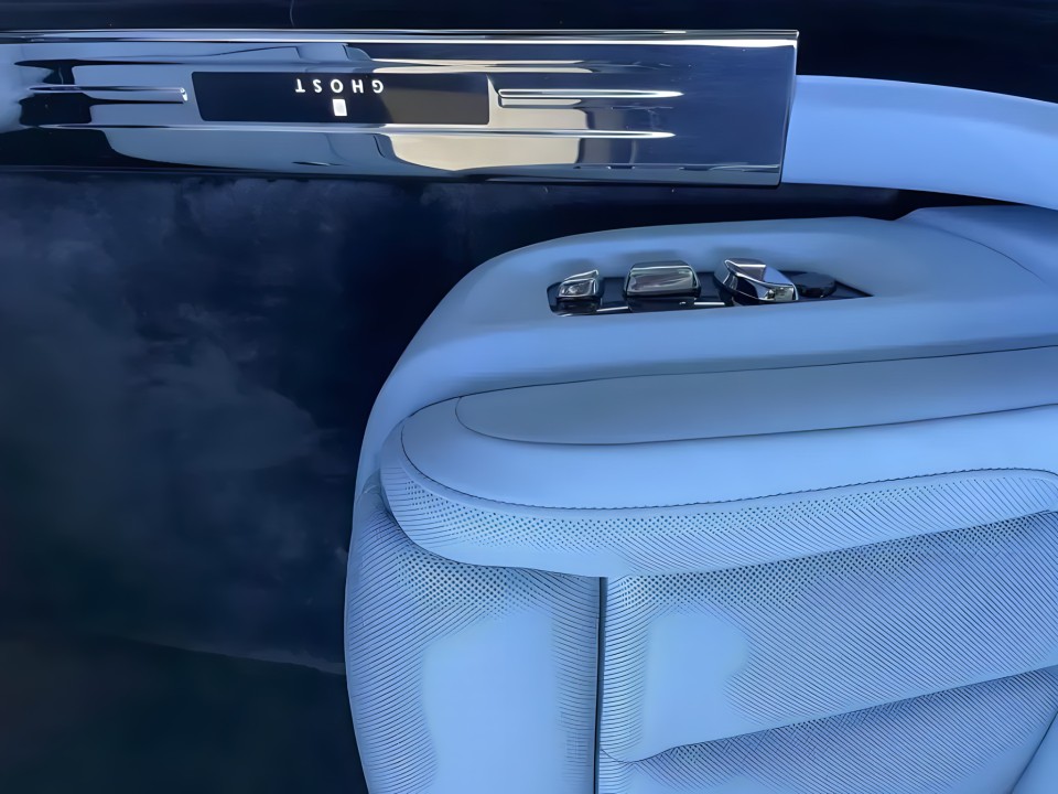 Rolls-Royce Ghost - foto 17