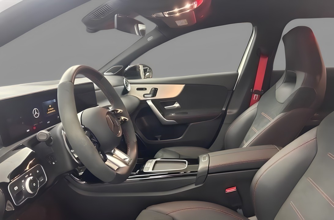 Mercedes-Benz A 45 S 4MATIC - foto 8