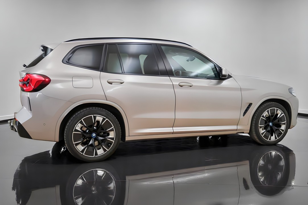 BMW iX3 (4)