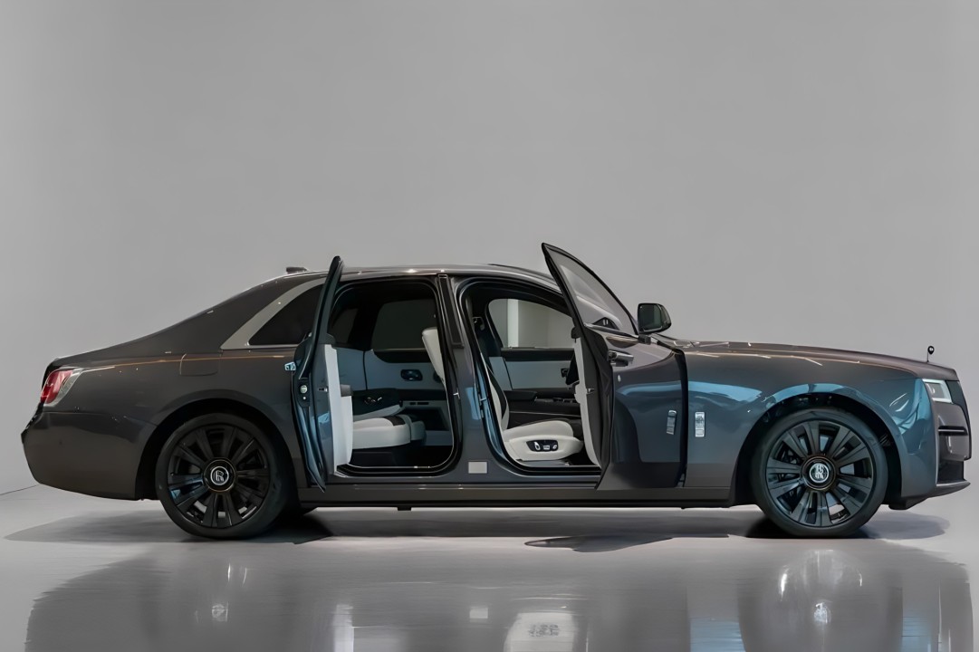 Rolls-Royce Ghost - foto 11