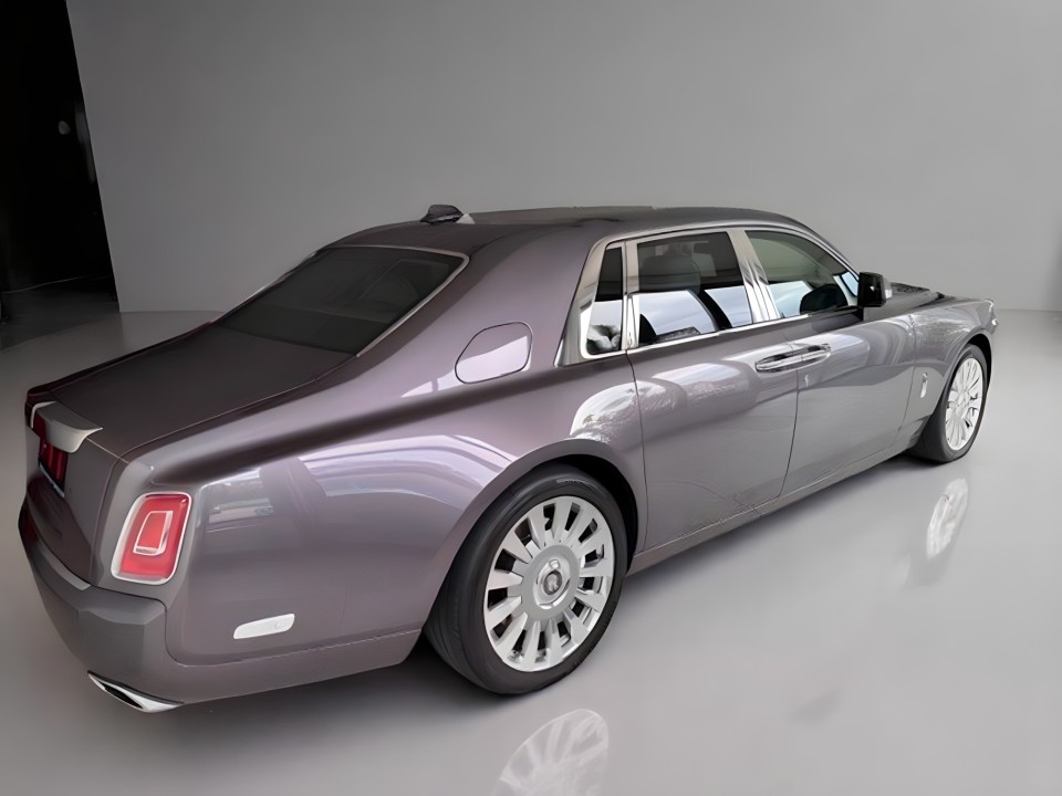 Rolls-Royce Phantom (4)
