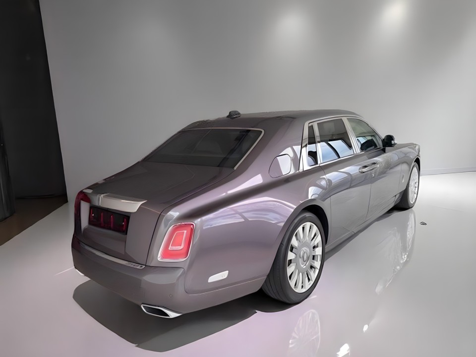 Rolls-Royce Phantom (5)