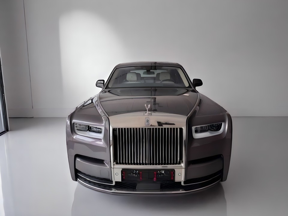 Rolls-Royce Phantom (2)