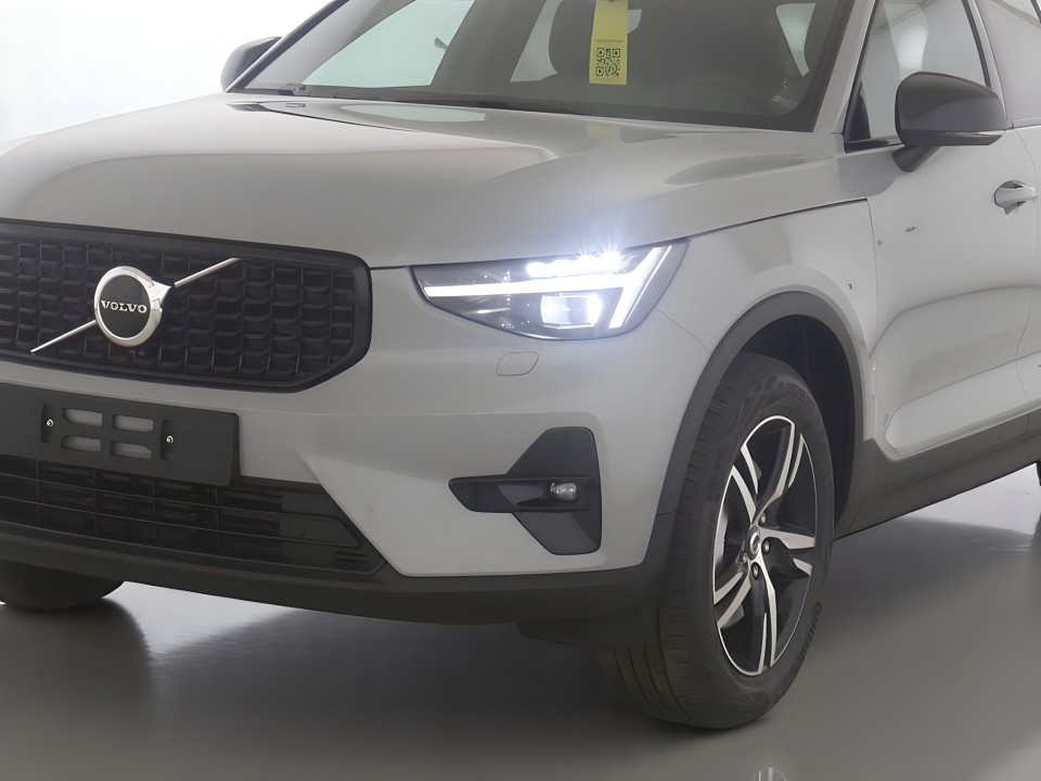 Volvo XC 40 B3 (2)