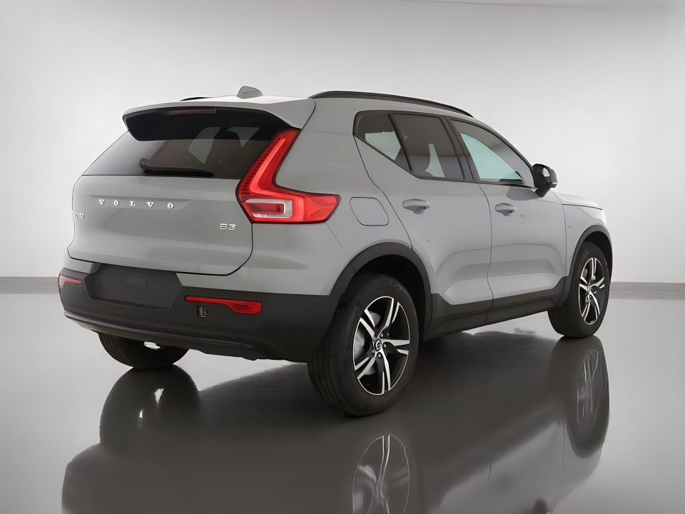 Volvo XC 40 B3 (3)