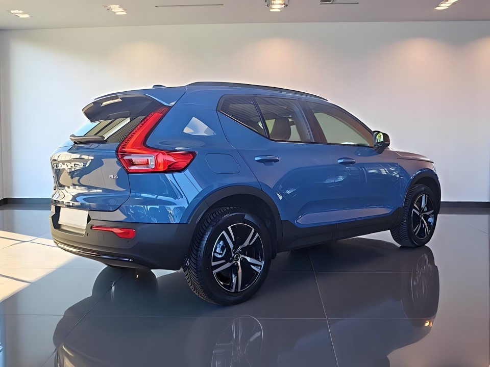 Volvo XC 40 B4 (3)