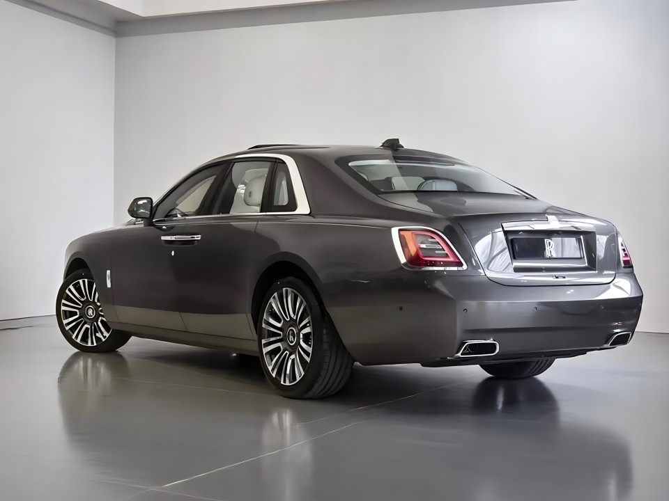 Rolls-Royce Ghost (2)