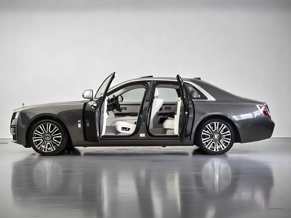 Rolls-Royce Ghost (5)