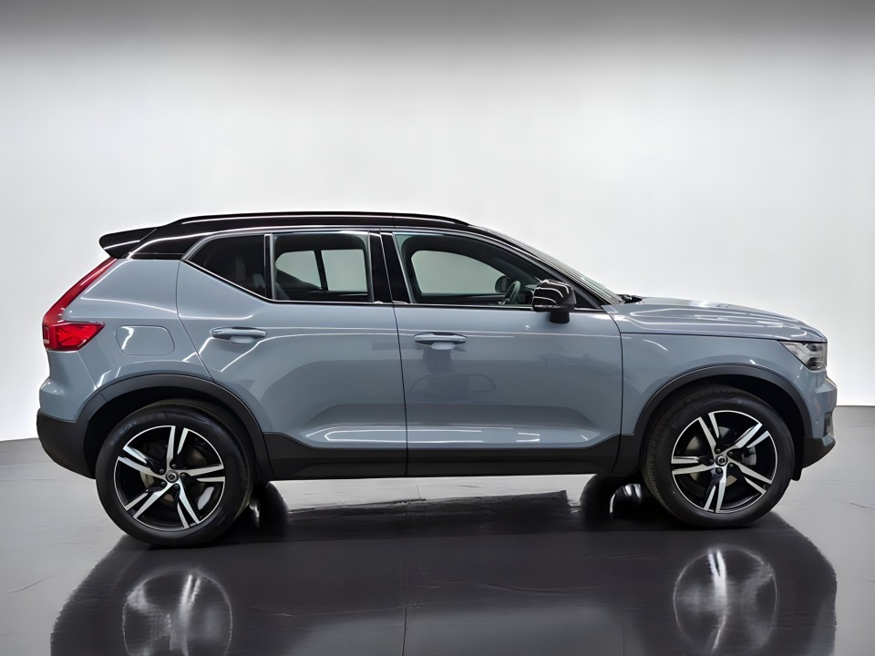 Volvo XC 40 B4 (3)