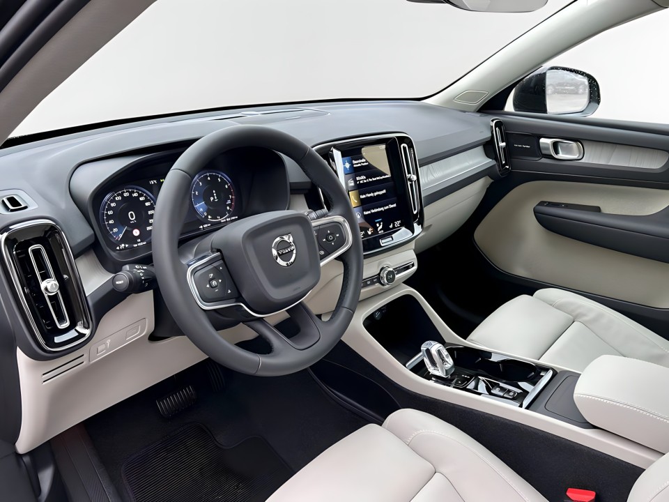Volvo XC 40 T2 - foto 8