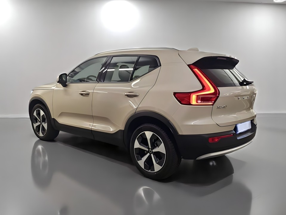 Volvo XC 40 (3)