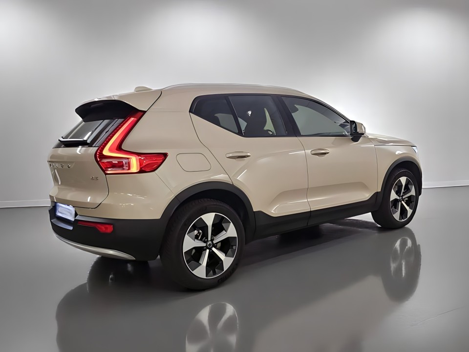 Volvo XC 40 (2)