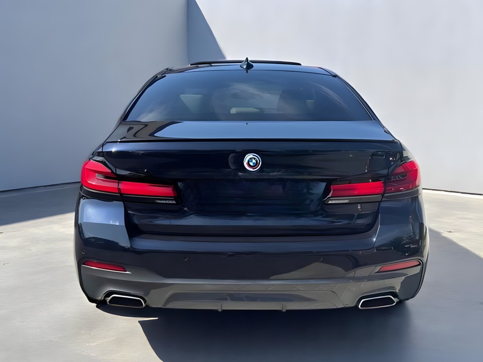 BMW Seria 5 530d xDrive - foto 6