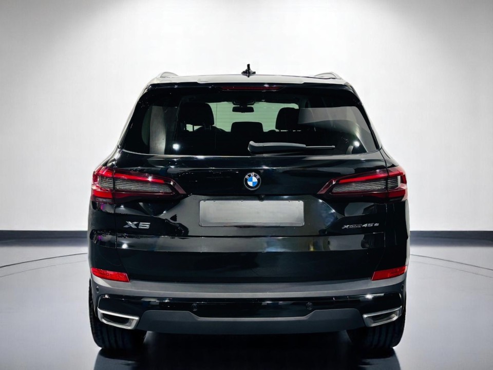 BMW X5 xDrive 45e (2)