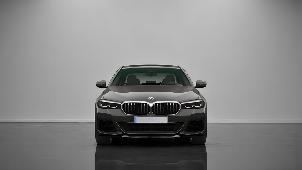 BMW Seria 5 545e xDrive (5)