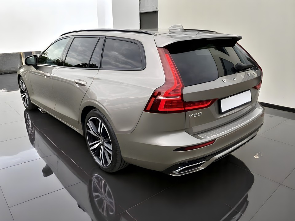 Volvo V60 T6 Recharge AWD R-Design (3)