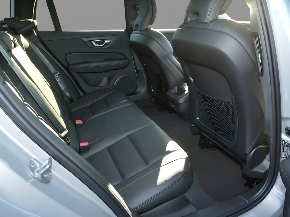Volvo V60 B4 Plus Dark (5)