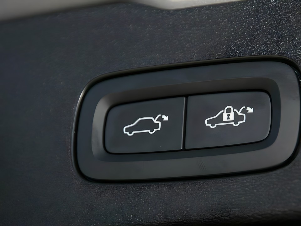 Volvo V60 B4 Plus Dark - foto 11