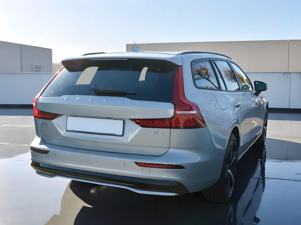 Volvo V60 B4 Plus Dark (3)