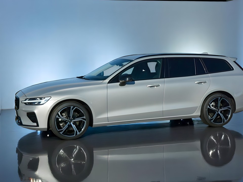 Volvo V60 B4 Plus Dark (3)