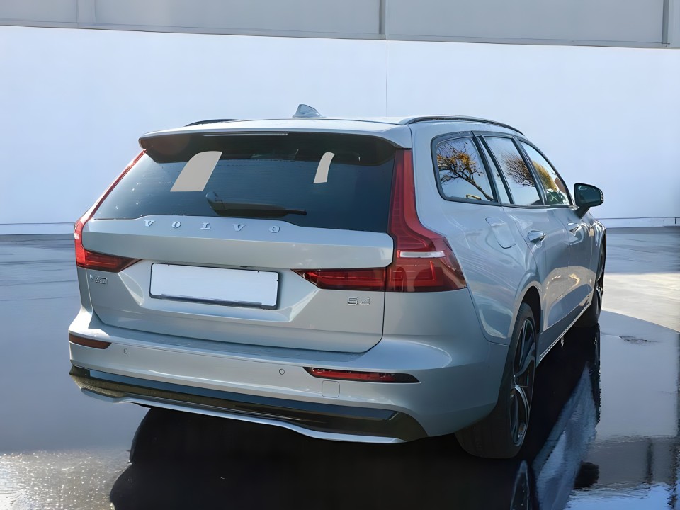 Volvo V60 B4 Plus Dark (2)